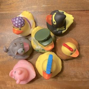 7 PACK OF JEEP DUCKS